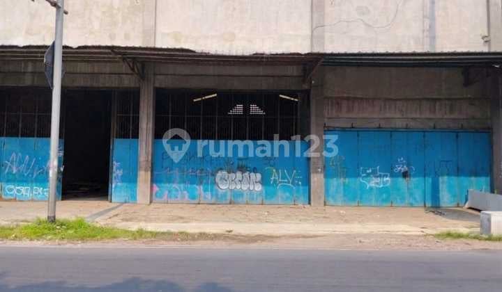 Strategic Warehouse Area in Pasar Kliwon Solo