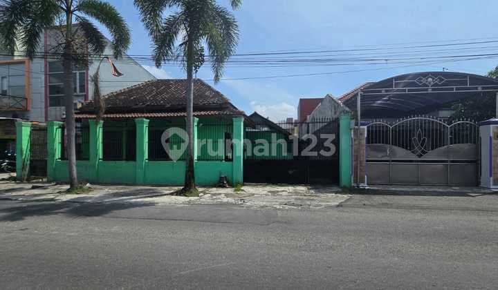 Tanah Bonus Bangunan Kost 28 Kamar Tidur di Solo