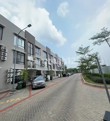 Disewakan Termurah Condo House di Green Royal 5X10 (Umi347)