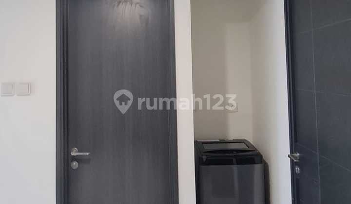 Disewakan Termurah Apartmen Collins 2 BR Full Furnish (W092)