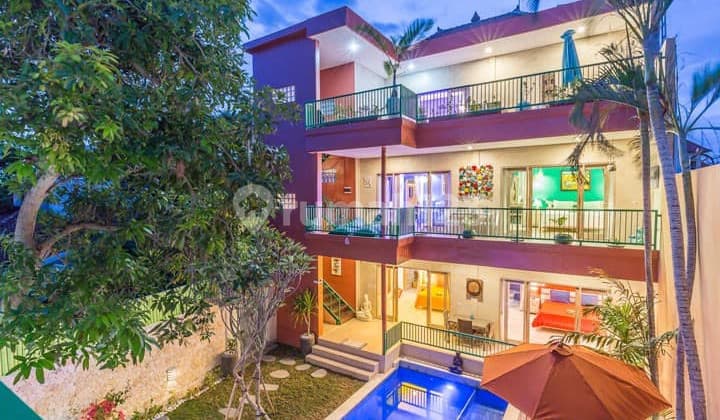 Leasehold - Modern 5 bedrooms villa in famous area Seminyak