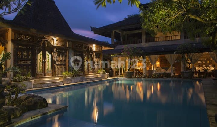 Luxury 6 Bedroom In Great Location Seminyak