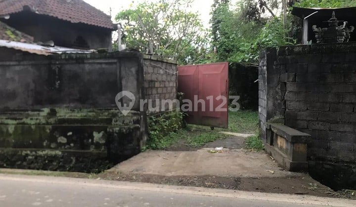 LANGKA! Tanah Hak Milik 2.450 M2 Dijual Dengan Pemandangan Sawah di Jalan Utama Sayan, Ubud
ENGLISH TRANSLATION:
RARE! 2,450 Sqm Freehold Land for Sale With Rice Field Views on Sayan Main Road, Ubud