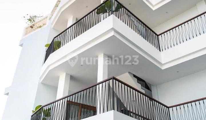 Leasehold - Profitable Turnkey Hostel For Sale In Prime Canggu - 7 Minutes To Batu Bolong Beach, Canggu, Bali