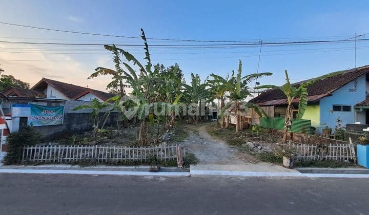 Rarely are there commercial lands with two frontages on Veteran Street, Salatiga.
