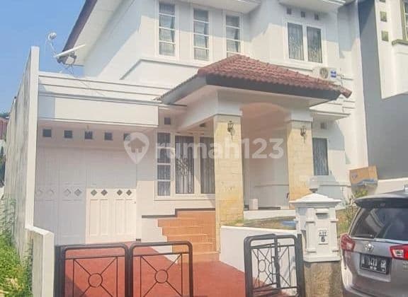 Rumah di Graha Candi Golf blok A, Jangli,
Semarang Selatan. 2 Lantai SHM Sudah Renovasi