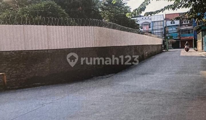 House for Sale, Minimal Renovation Needed, SHM, Hook, Land Size/Building Area 861/684 m², Suitable for Business/Office, Flood-Free, Quick Sale. Negotiable. Kedoya, Kebon Jeruk, West Jakarta. Address: Jl. Ratu Kemuning No. 8, Duri Kepa, Kebon Jeruk, West Jakarta City, DKI Jakarta, Indonesia, 11510, Kedoya Selatan.