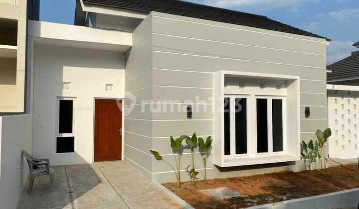Nice House Large Land Near Undip In Sawunggaling Banyumanik