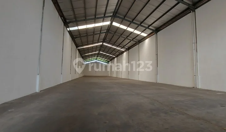 Gudang di Sewa Cepat Cocok untuk Logistik dan Ekspedisi Kontainer 40 Feet Masuk.