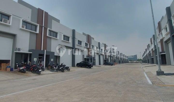Gudang Zona Industri di Jual Siap Pakai Lokasi Strategis Kontainer 40 Feet Masuk.