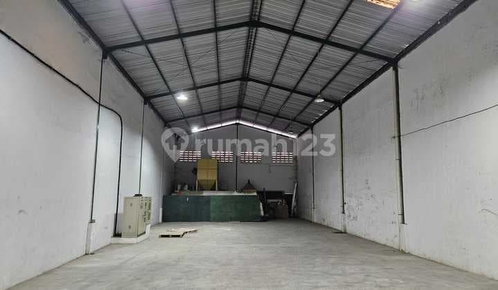 Warehouse Ready to Use for Sale Cheap Easy Access Strategic Location.