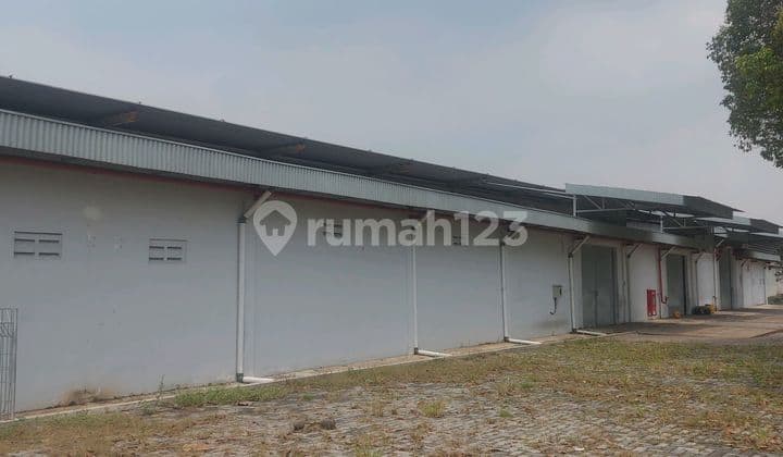 40-Foot Container Ready-to-Use Warehouse Available, One Step to Jakarta-Merak Toll Road.
