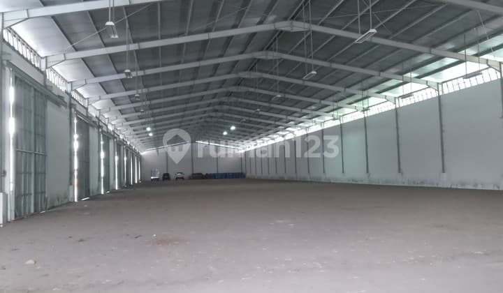 For Rent: Ready-to-Use Warehouse, Strategic Location 5 Minutes to Gading Serpong and Lippo Karawaci, Tangerang.