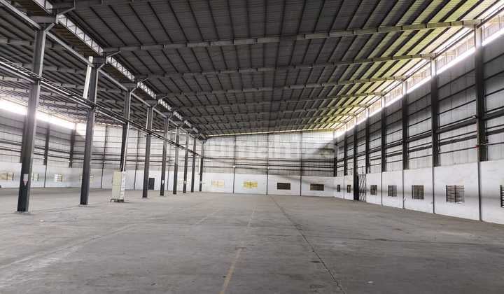 Gudang Siap Pakai di Sewa Cepat Kontainer 40 Feet Masuk Bebas Banjir dan Pubgli.