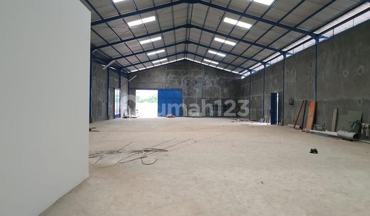 Warehouse for Rent in Strategic Location Near Gading Serpong Business Area.