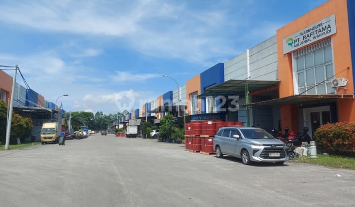 Gudang Sunrise Bizpark,Sangat Strategis,Untuk Usaha dan Bisnis Kamu Harga Masih Murah Full Bata Merah Unit Terbatas