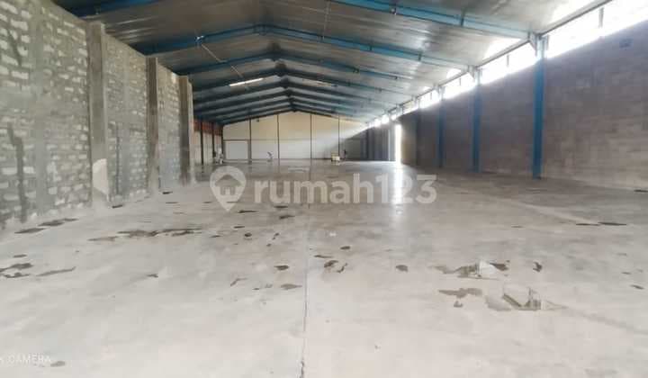 Gudang di Sewa Siap Pakai Akses Container 40 Feet.