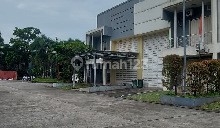 Gudang Siap Pakai Zona Industri Samping Gading Serpong di Jual Cepat.