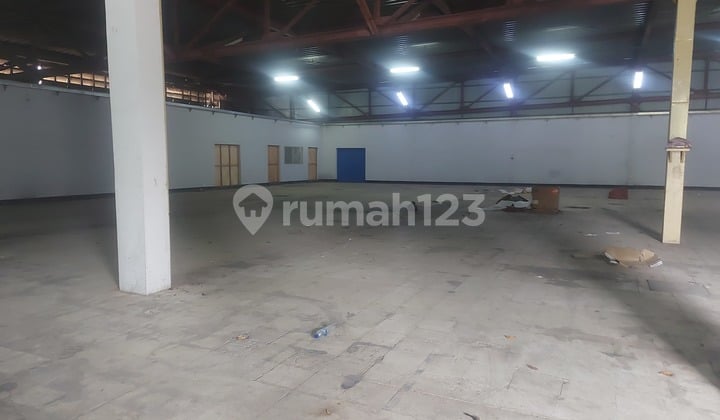 Gudang Siap Pakai Lokasi Strategis Container 40 Feet Masuk.