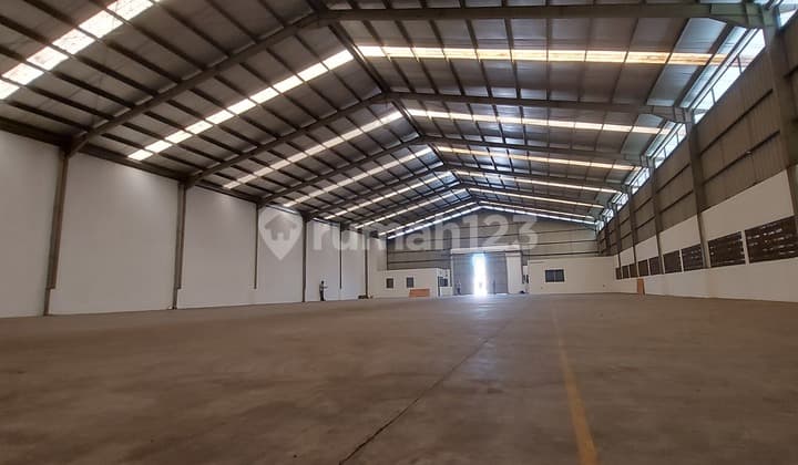 Gudang Siap Pakai Kontainer 40 Feet Masuk.