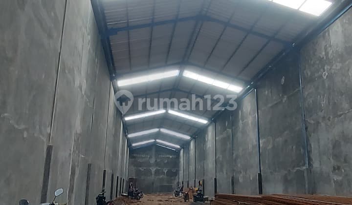 Warehouse for Rent 40 Feet Container Access