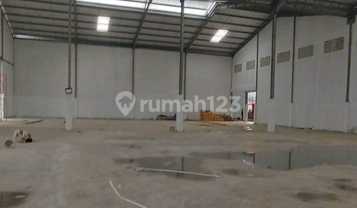 Ready-to-Use Warehouse in a Strategic Location Near PIK Jakarta and Soekarno Hatta Airport Tangerang.