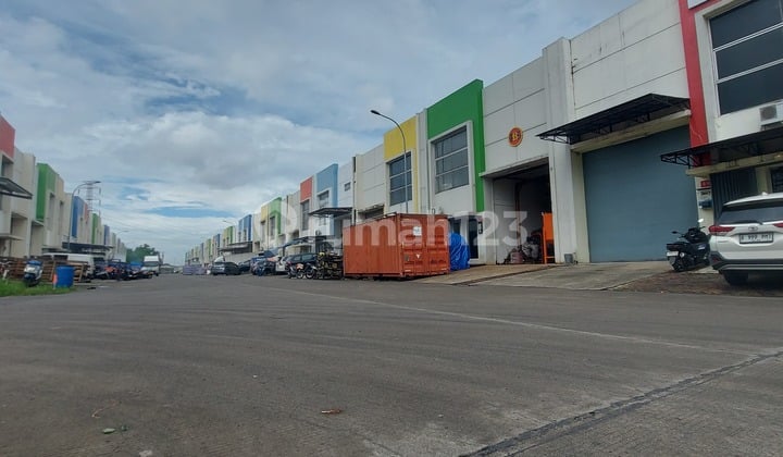 Gudang Siap Pakai Lokasi Strategis Dekat ke Tol Kontainer 40 Feet