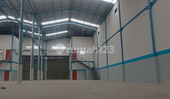Ready-to-Use Warehouse Can Produce 40-Foot Containers.