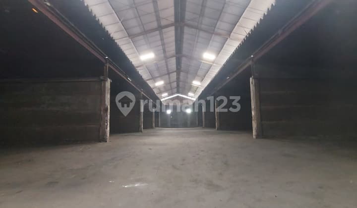 Gudang Siap Pakai Cocok untuk Online Shop Lokasi Strategis.