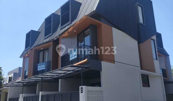 Fresh From The Oven. Rumah Baru Gress Casual Eksklusif Siap Hunia Tinggal Bawa Koper Saja. Jarang Lho Rumah Baru Kinyis Tapi Bonusnya Super Banyak