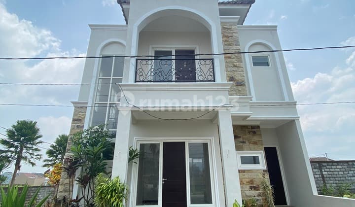 Rumah Desain Timur Tengah 2 Lantai Di Kota Malang