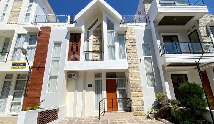 VILLA 3 LANTAI INCLUDE KOLAM RENANG CUMA 1 JT AN PER MALAM