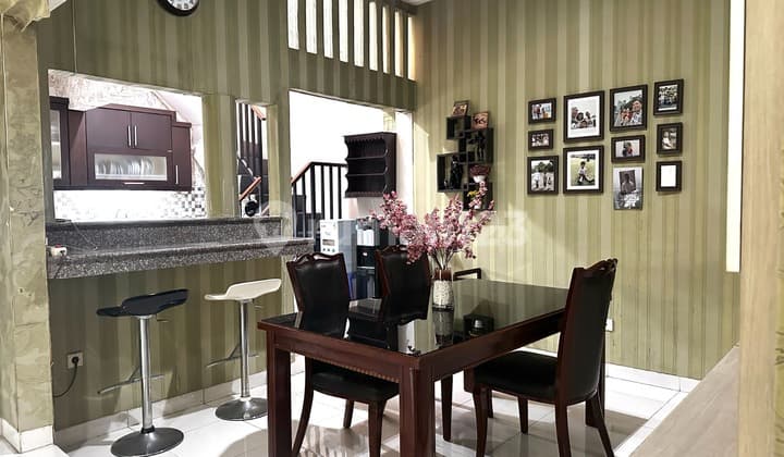 Nice House In Bintaro Emerald