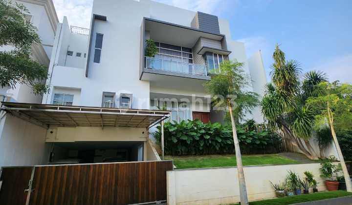 DIJUAL Rumah Mewah di Pantai Mutiara – Lokasi Premium, Siap Huni!
