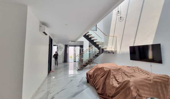 Pik Brand New Fully Furnished Luxury House 10x30