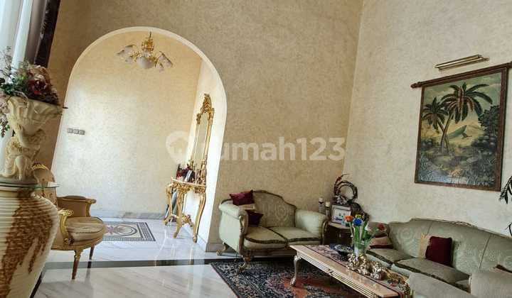 Rumah Mewah Pik Mediterania Rapi Dan Siap Huni