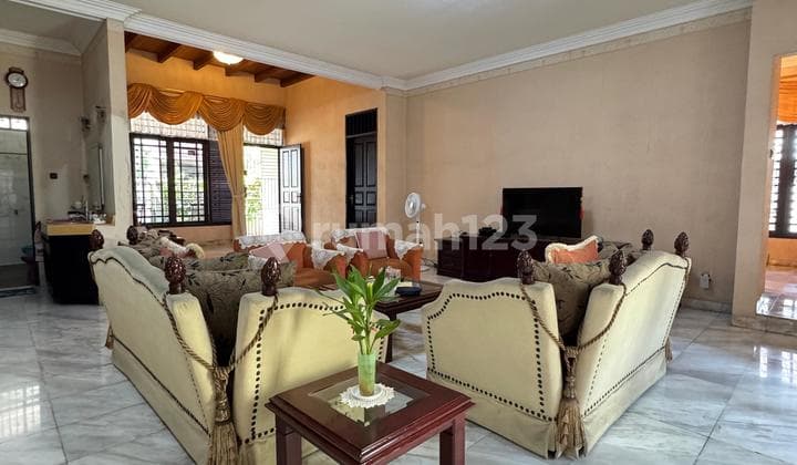 Rumah Pluit Hoek Jalan Lebar 2 Lantai Hadap Timur