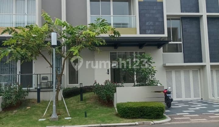 Rumah cakep strategis dekat cbd,universitas dan toll