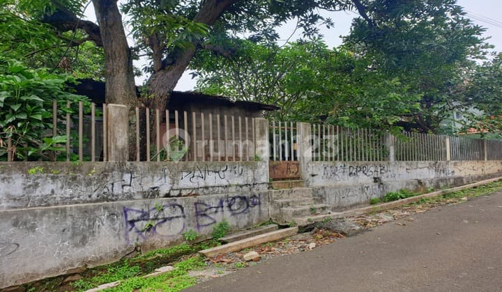 RUMAH TUA DAERAH KEMBANGAN DALAM KOMPLEK DIJUAL SAMPAI DEAL