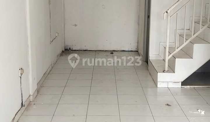 Rent a 2-Story Shop House Facing the Road in Pondok Kelapa, East Jakarta C R