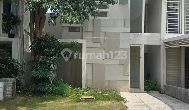 For rent, strategic house @ Long Beach, Pakuwon City For rent, strategic house @ Long Beach, Pakuwon City