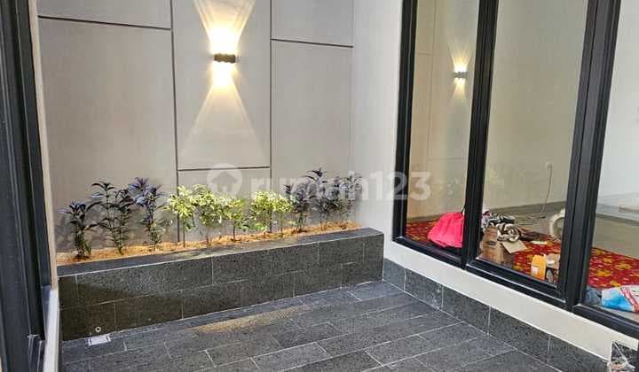 New Luxury House for Sale, Freehold Title @ Sutorejo.