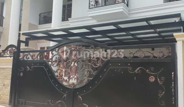 Rumah Mewah Besar Palmerah Jakarta Barat Harga Spesial