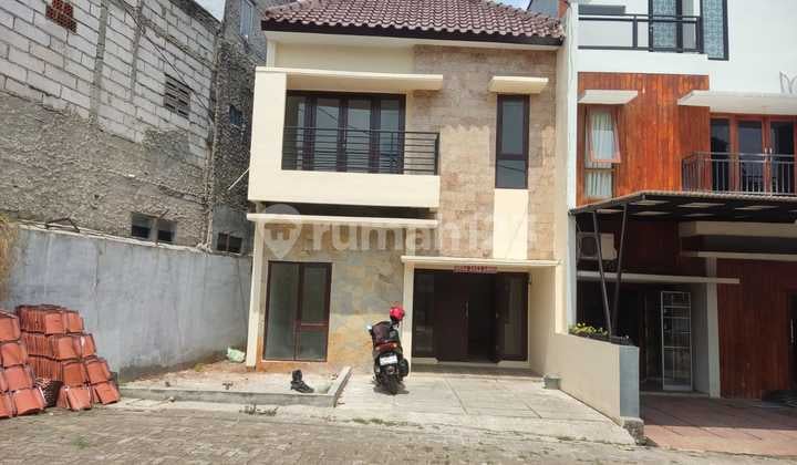 Rumah Town House Bagus Jl Bulak Wangi Ciputat Tangerang Selatan