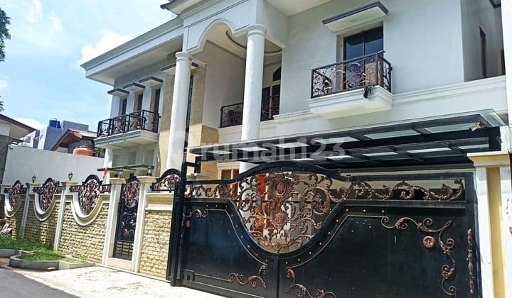 Rumah Mewah Palmerah Dekat Kampus Binus Jakarta Barat