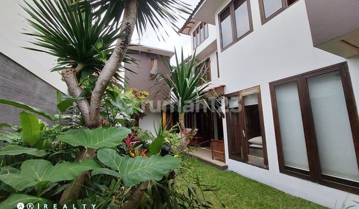 RUMAH MEWAH DESIGN ARSITEK DI CIGADUNG DAGO BANDUNG Harga Nego