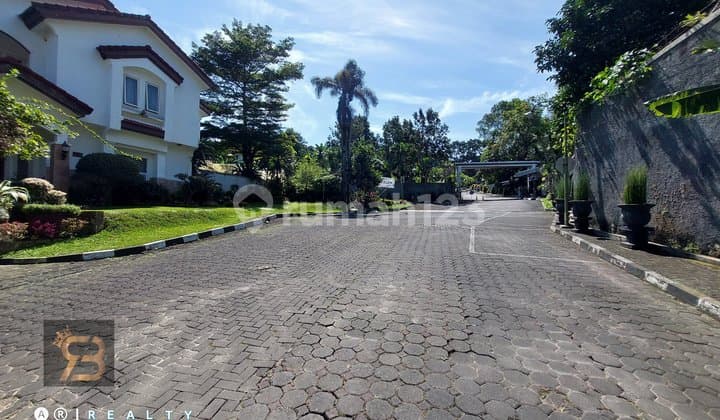 Rumah Impian di Kawasan Elit Sayap Dago Bandung Strategis Harga Nego