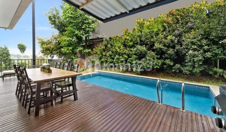 RUMAH VILLA LUX Plus Swimming Pool di Dago Village Ramai Penyewa Dengan View Pegunungan Bandung