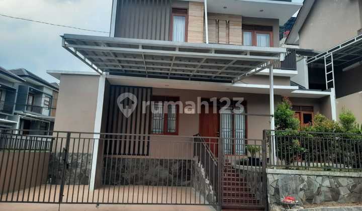 RUMAH BAGUS dengan Pemandangan Kota Di Ciwaruga Setiabudi Bandung