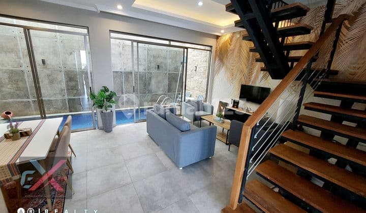 Rumah Baru Modern Dgn Kolam Renang Pribadi di Cigadung Dago Bandung Lokasi Strategis Akses Mudah